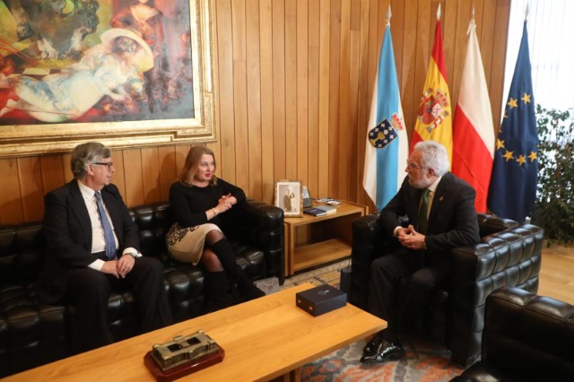 Visita institucional da embaixadora de Polonia ao Parlamento de Galicia